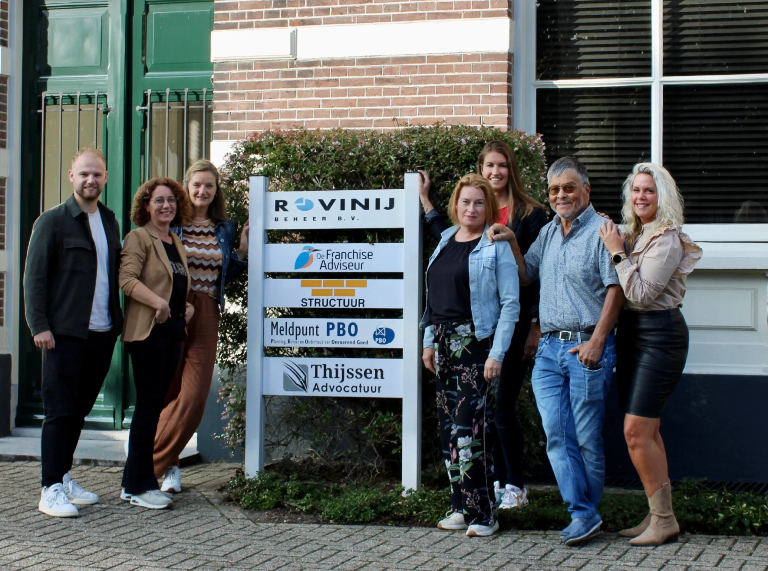 https://www.rovinij.nl/wp-content/uploads/2023/10/team_rovinij-2-300x223.webp